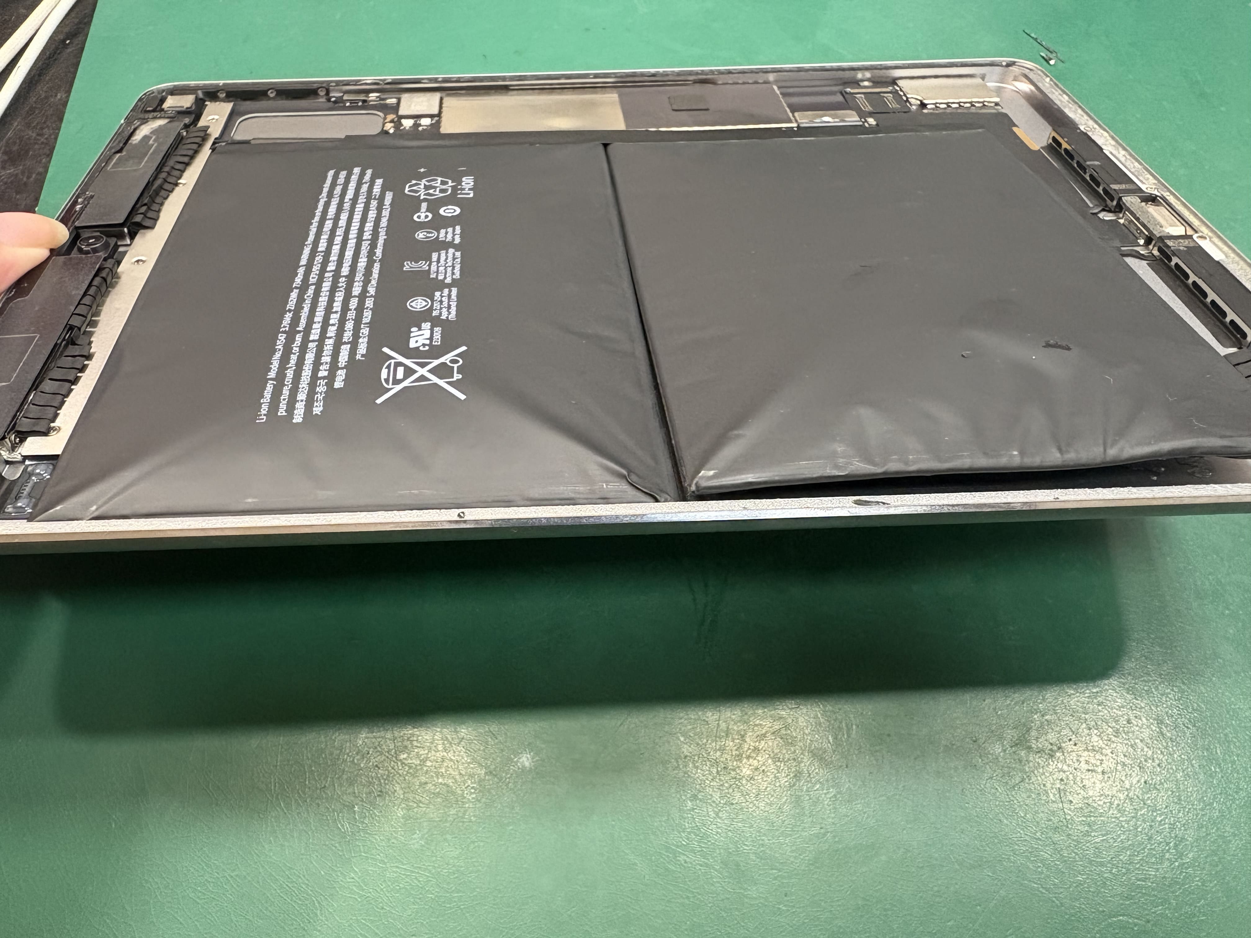iPadAir2 半年使わなかったら、画面の半分以上が開いてる、、